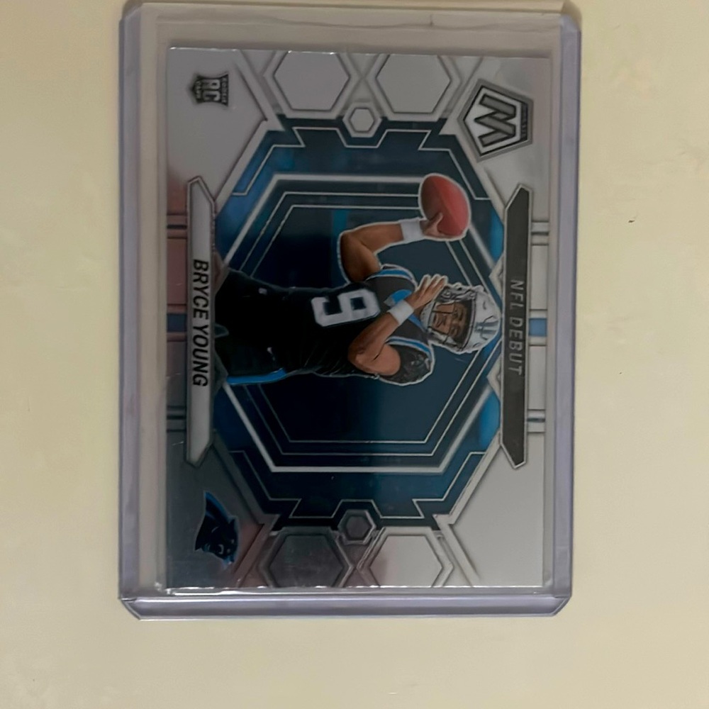 I’m selling this brand new out of the box Bryce young rookie card mosaic!!
